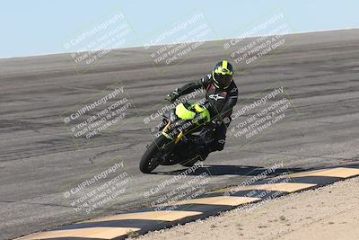 media/Oct-13-2025-Moto Forza (Mon) [[a66d839500]]/3-B Group/Session 2 (Bowl)/